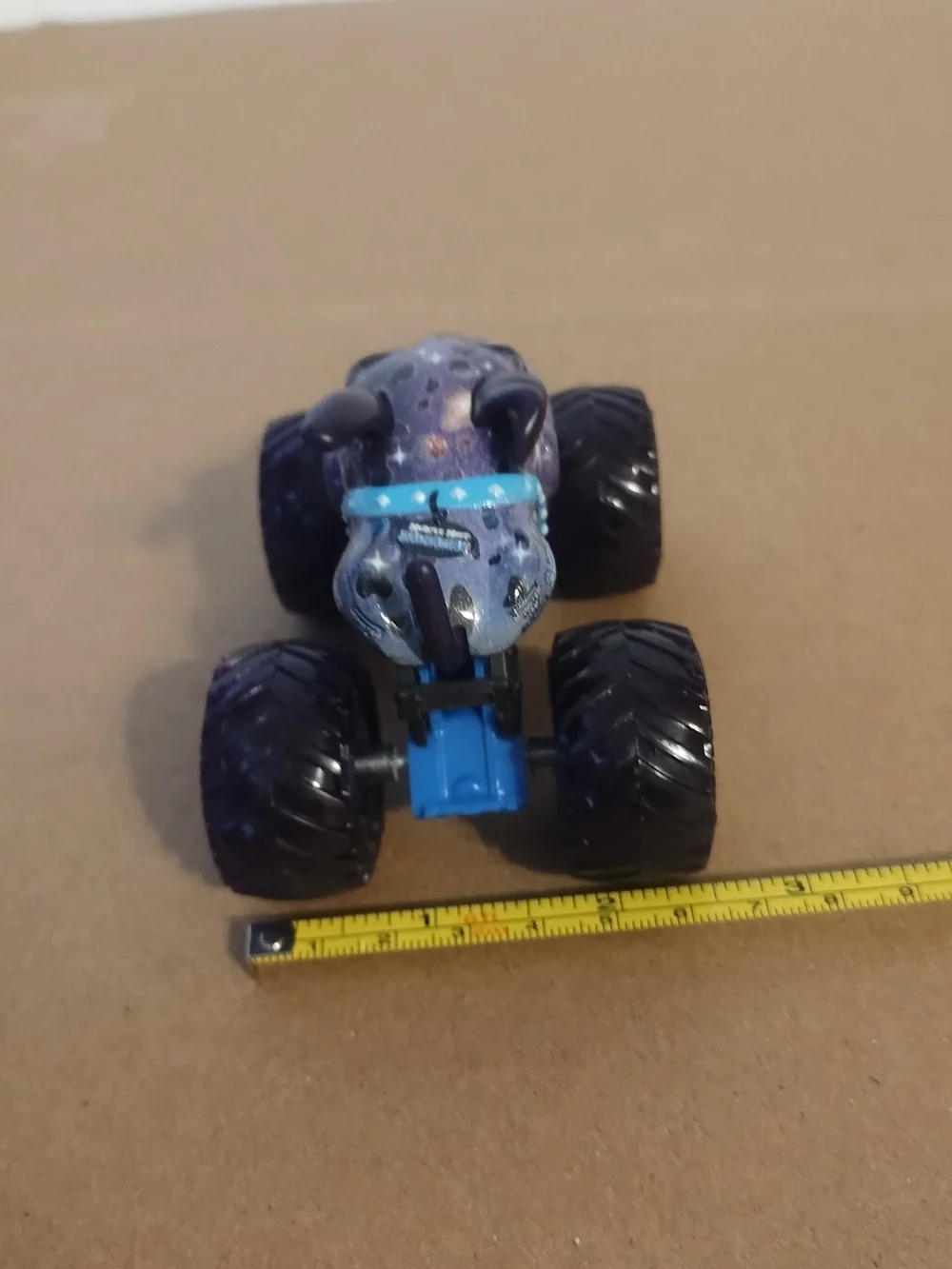 Spin Master Monster Jam Gears Galaxies Monster Mutt Dalmatian Purple 1:64